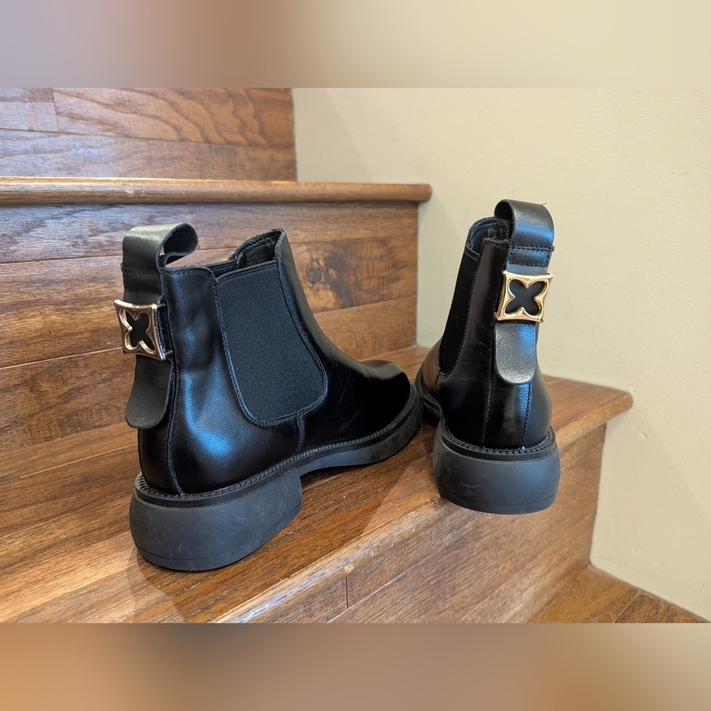 Black Spade Chelsea Boots With Gold Hardware Sz 6.5 /235 Vegan Leather - Picture 12 of 14
